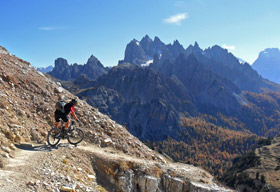 ITALY, THE DOLOmites in mountainbiking